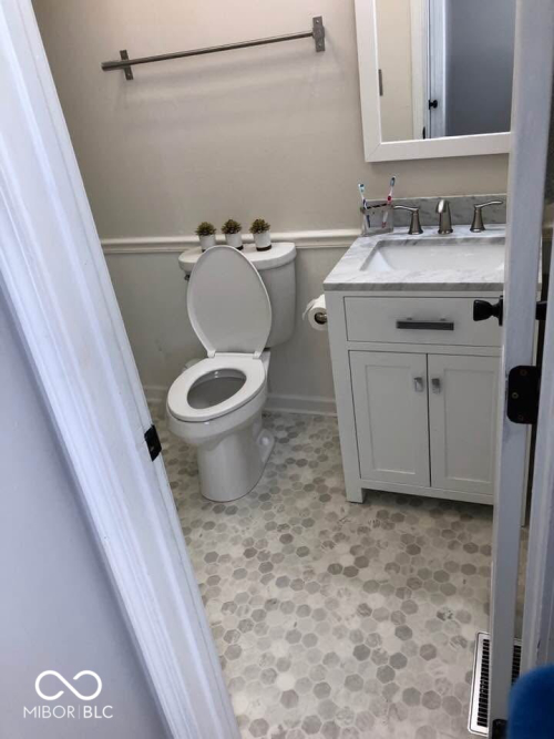 Listing Image 8