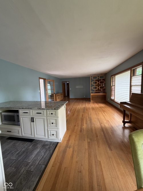 Listing Image 17