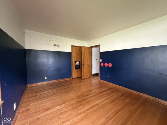 Listing Image 27