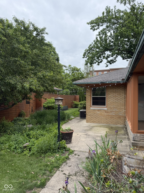 Listing Image 8