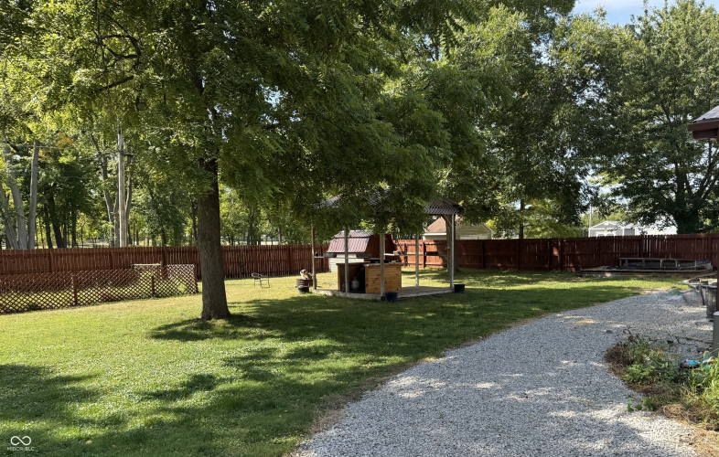 Listing Image 16