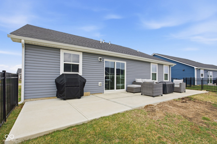 Listing Image 12