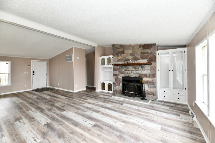 Listing Image 64