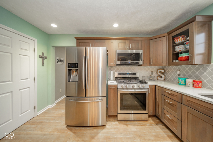Listing Image 5