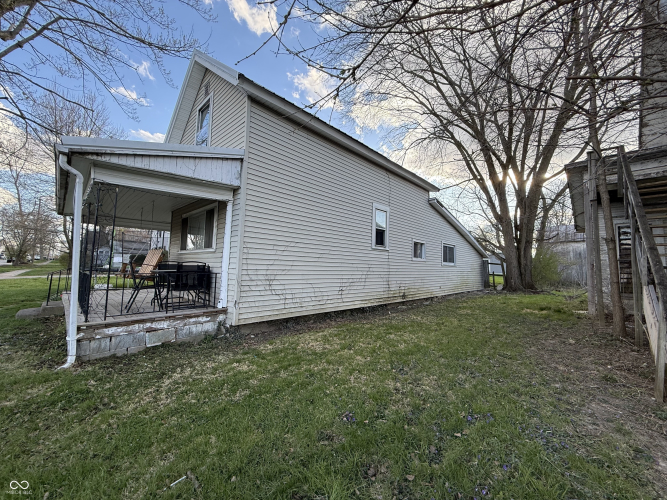 Listing Image 4