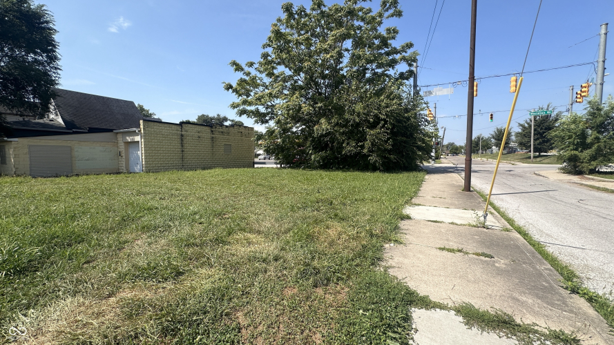 Listing Image 3