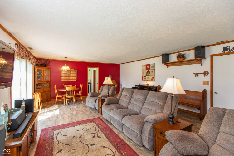 Listing Image 18