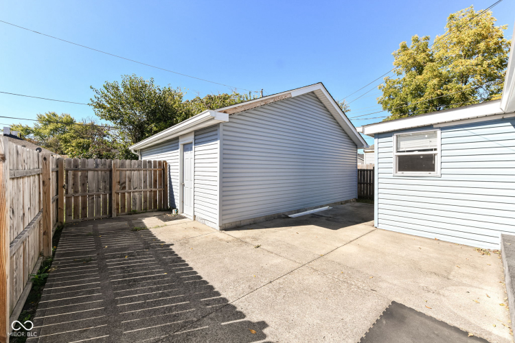 Listing Image 18