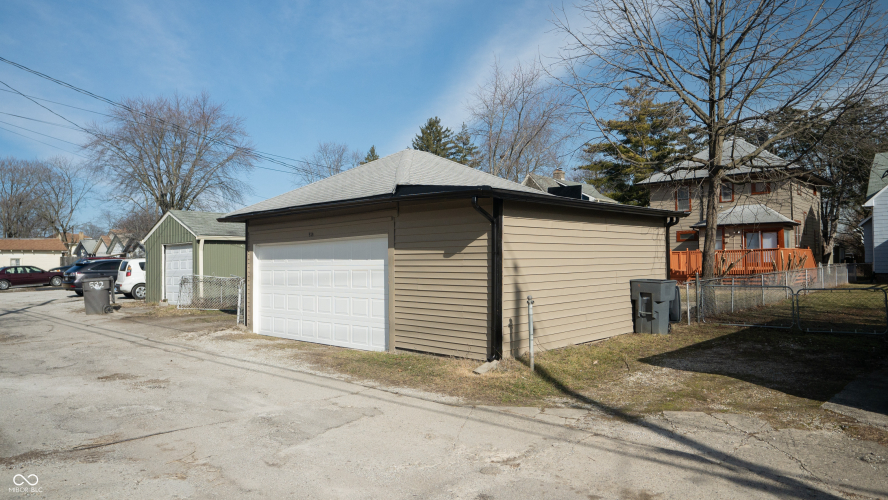 Listing Image 36