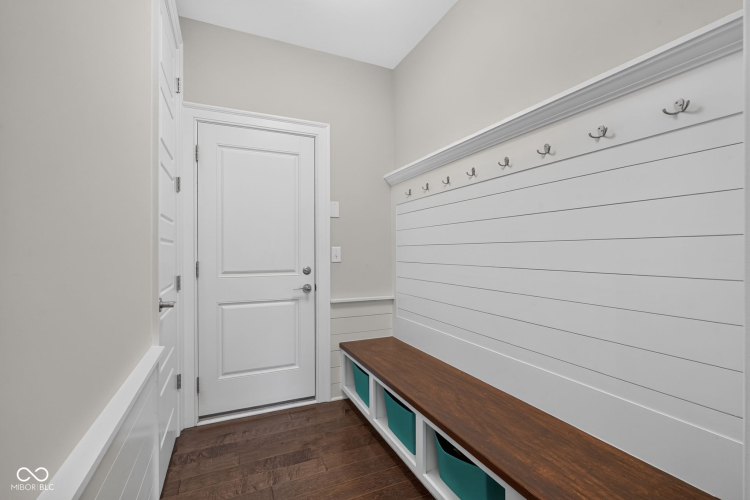 Listing Image 16