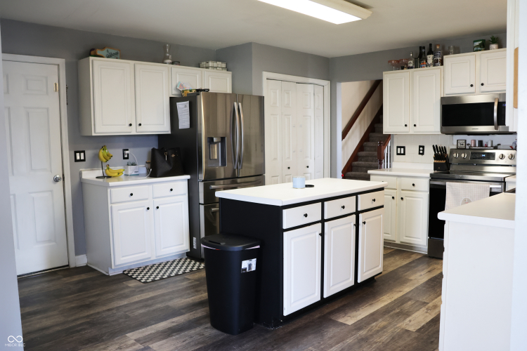 Listing Image 10