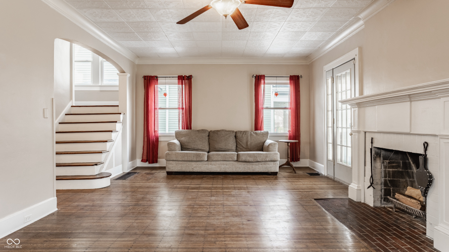 Listing Image 11