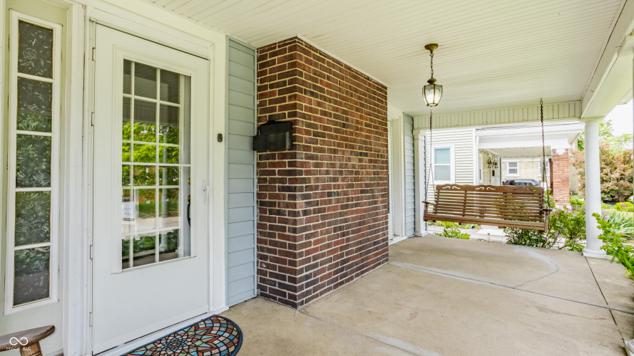 Listing Image 4