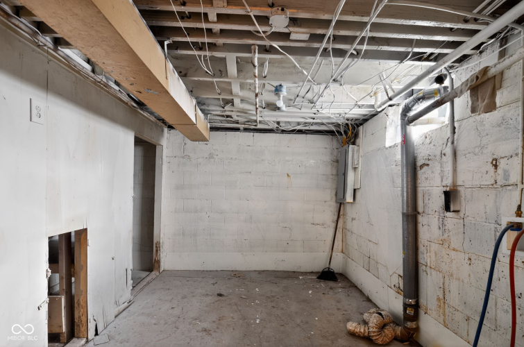 Listing Image 32