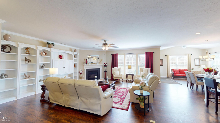 Listing Image 7