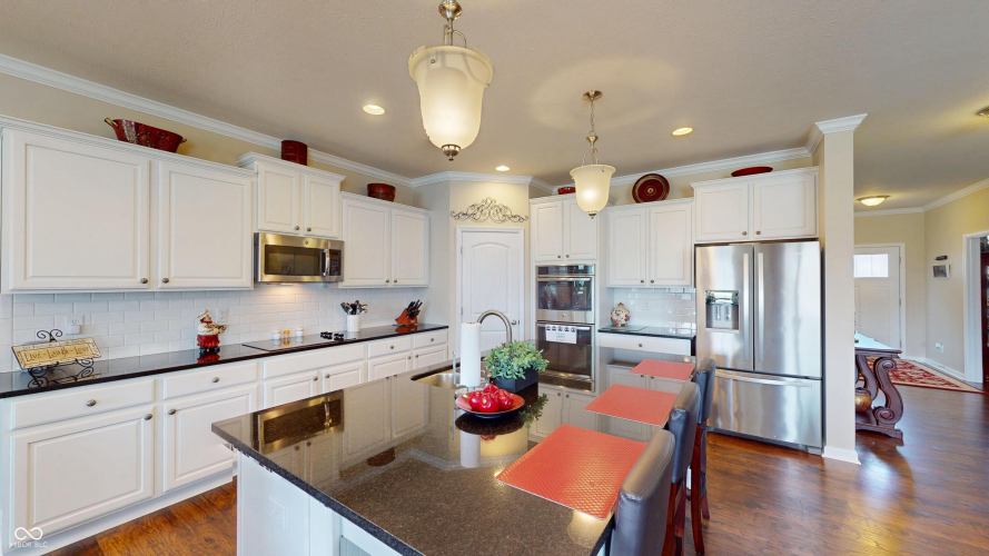 Listing Image 10