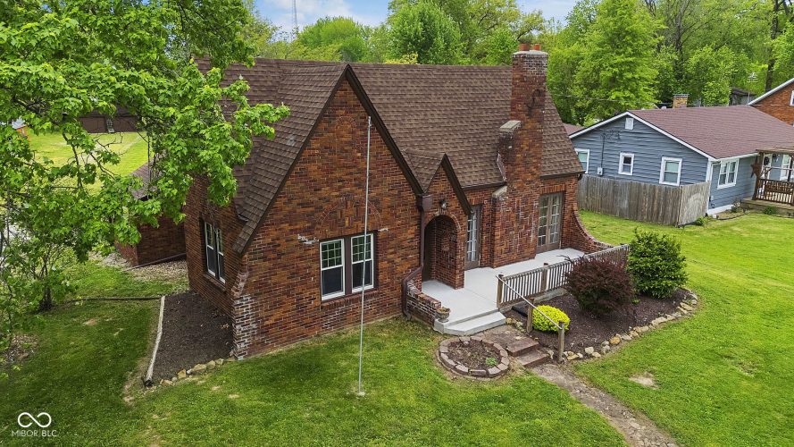 Listing Image 4