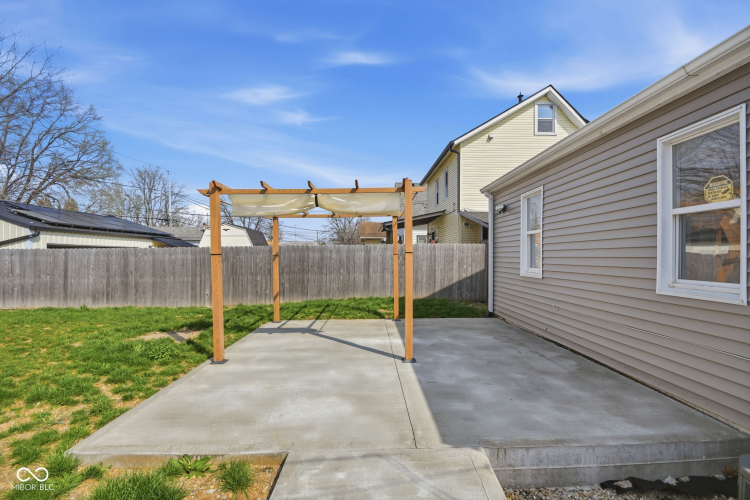 Listing Image 15