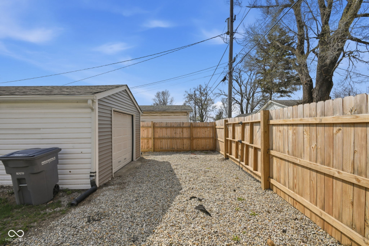 Listing Image 18