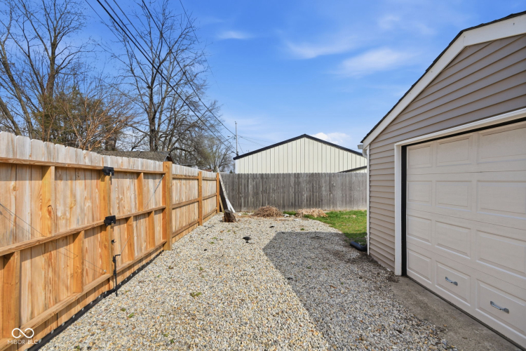 Listing Image 19