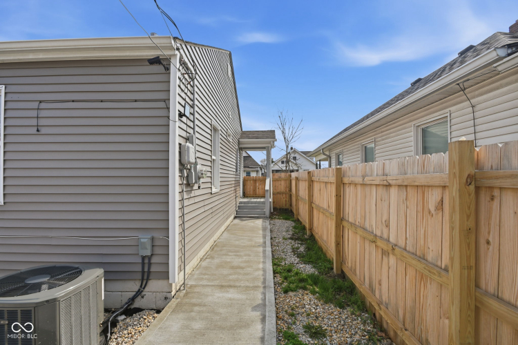 Listing Image 20