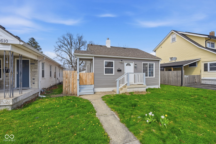 Listing Image 3