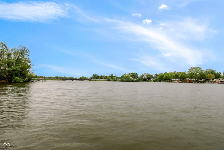 Listing Image 53