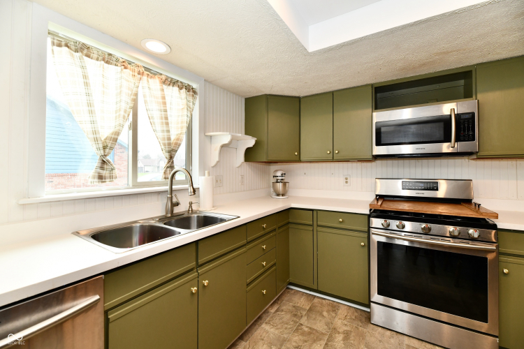 Listing Image 14