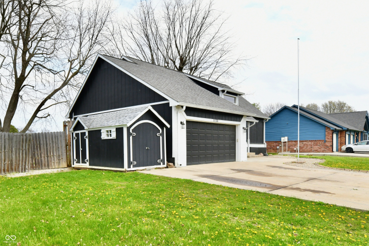 Listing Image 5