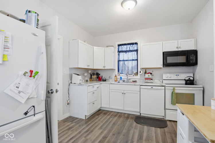 Listing Image 13