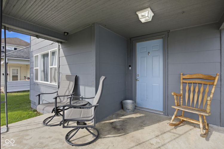 Listing Image 3