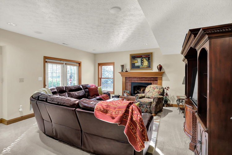 Listing Image 80