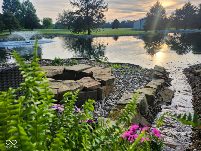 Listing Image 102