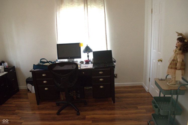 Listing Image 8