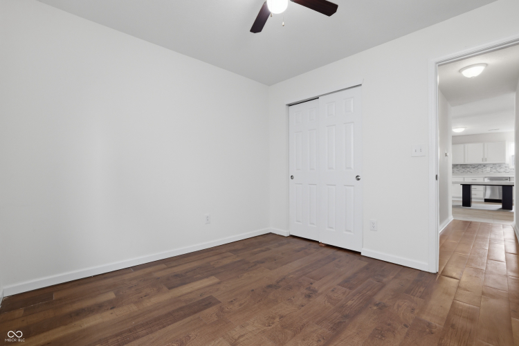 Listing Image 24
