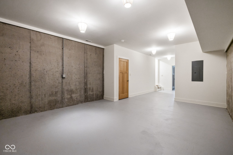 Listing Image 37