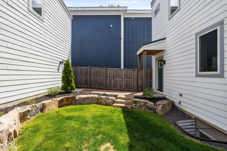 Listing Image 44