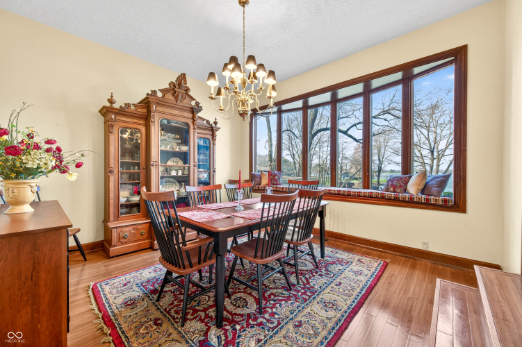 Listing Image 103