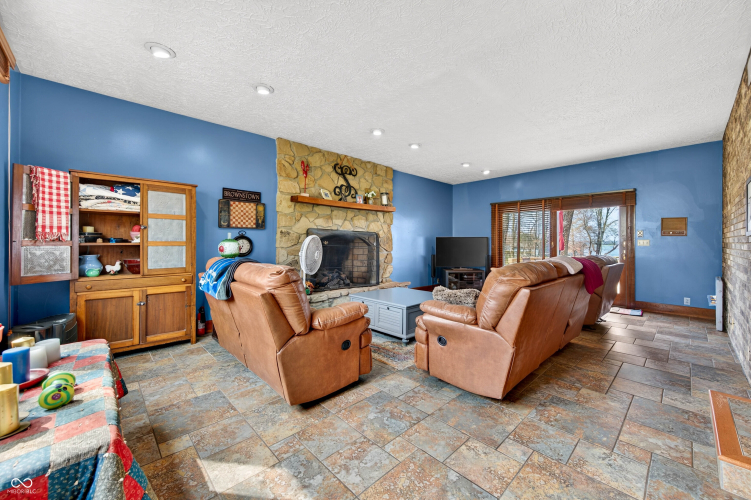 Listing Image 58