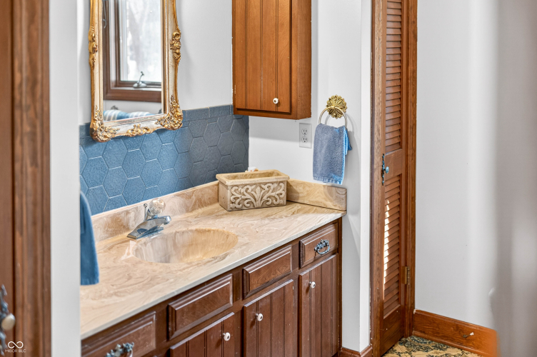 Listing Image 80