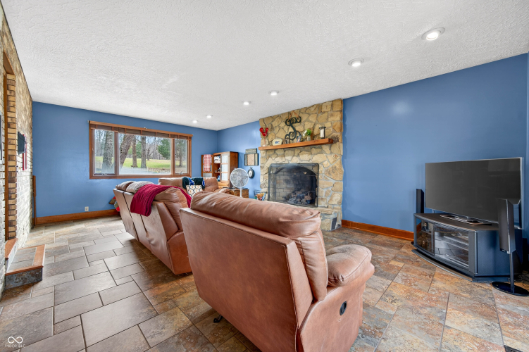 Listing Image 81
