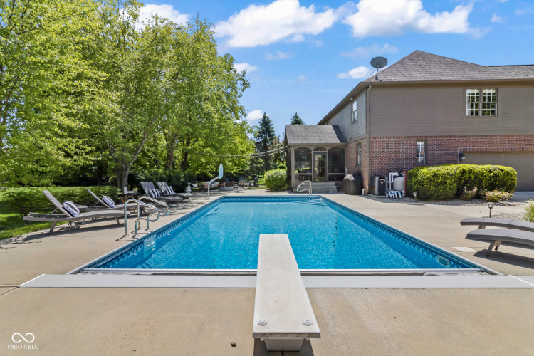 Listing Image 104