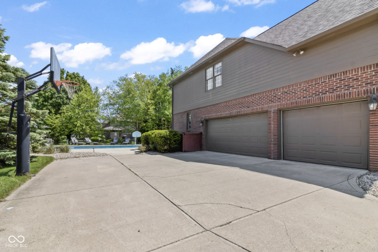 Listing Image 112