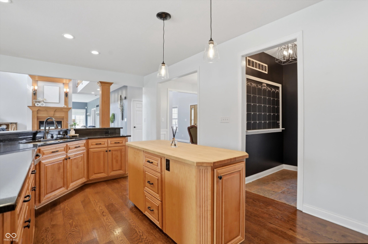Listing Image 22