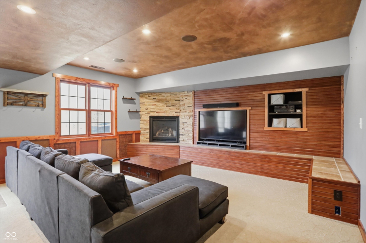 Listing Image 80