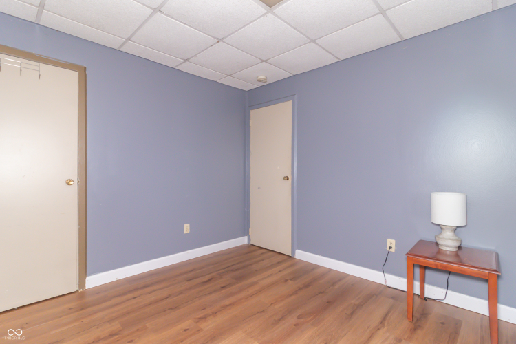 Listing Image 18