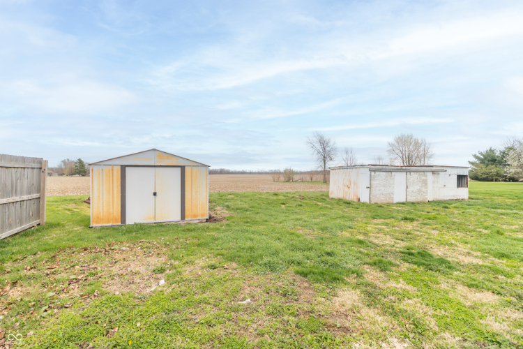 Listing Image 4