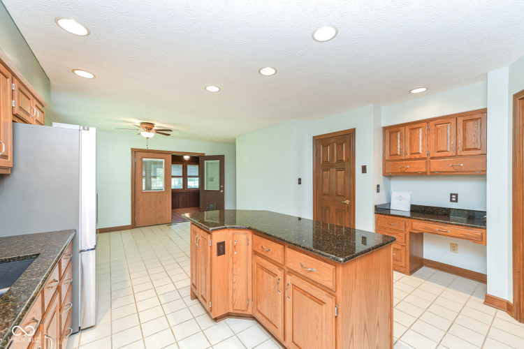 Listing Image 14