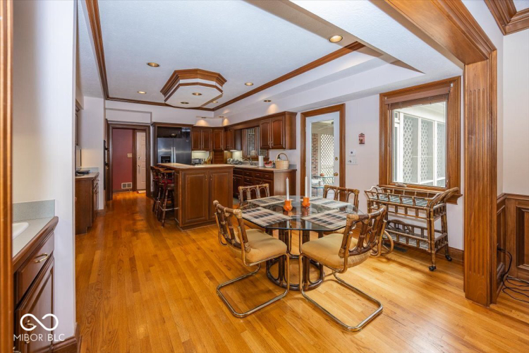 Listing Image 19