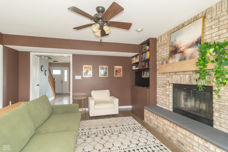 Listing Image 8